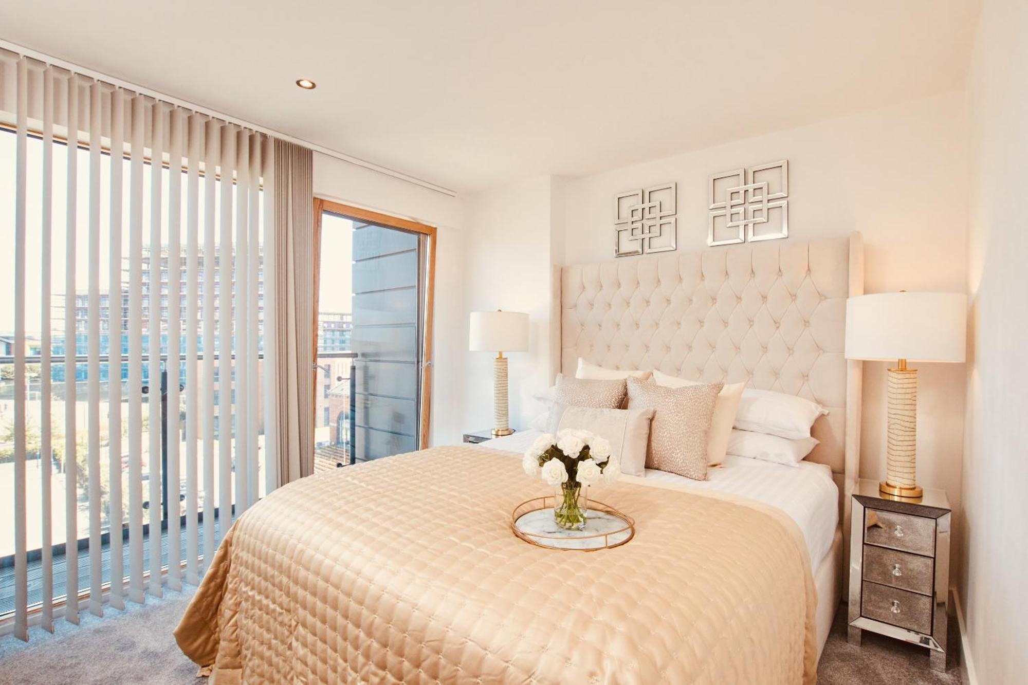 King Deluxe City Apt Large Space& Free Parking! No Balcony Leeds  Esterno foto